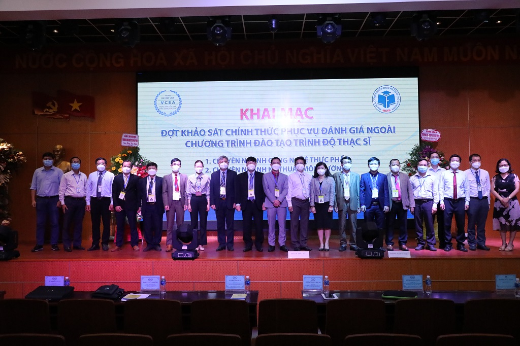 Khai mạc đợt Khảo sát chính thức đánh giá chất lượng 03 chương trình đào tạo trình độ Thạc sĩ (CNTP, KTMT, QTKD) 