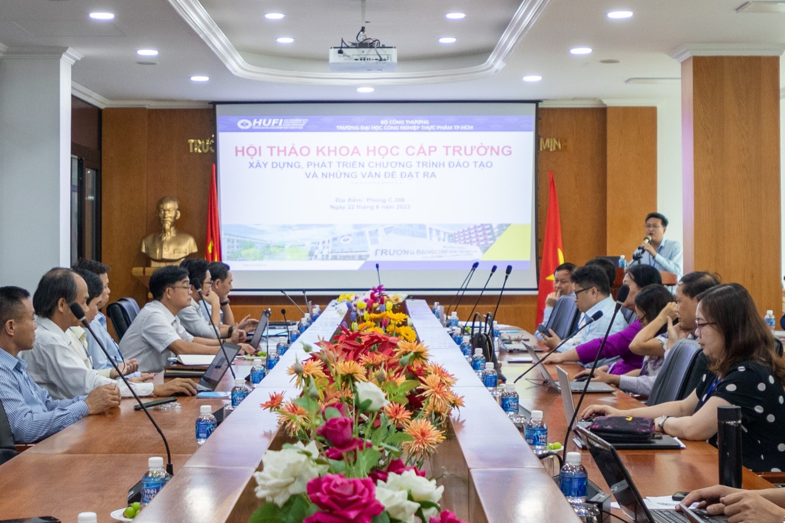 Hội thảo khoa học cấp trường “Xây dựng, phát triển chương trình đào tạo và những vấn đề đặt ra”