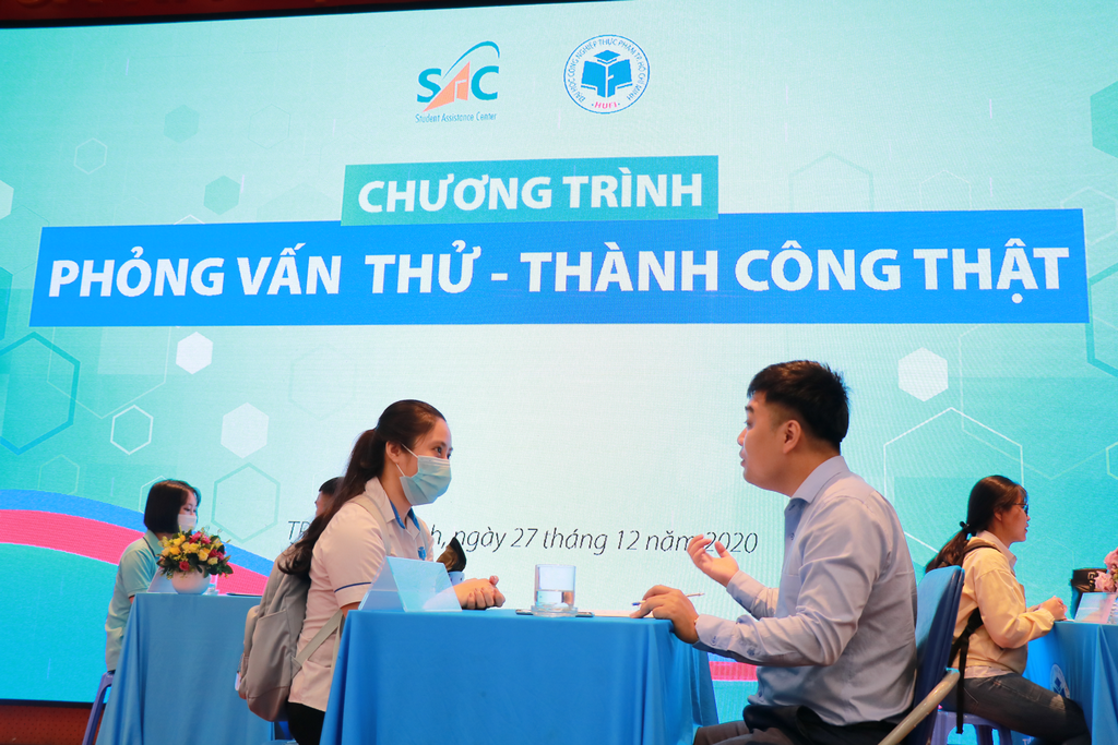 Hơn 1.300 sinh viên tham dự chương trình Phỏng vấn - Tuyển dụng năm 2020