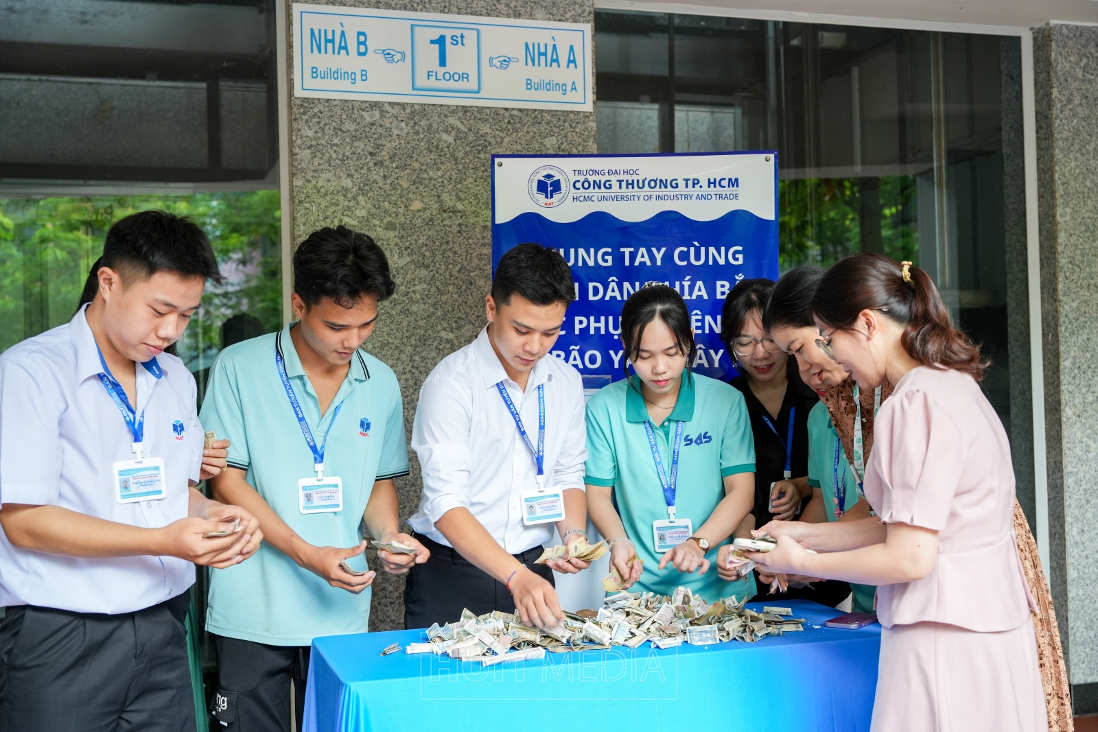 Tập thể Trường Đại học Công Thương TP. Hồ Chí Minh đồng lòng hỗ trợ đồng bào miền Bắc bị ảnh hưởng bởi bão Yagi