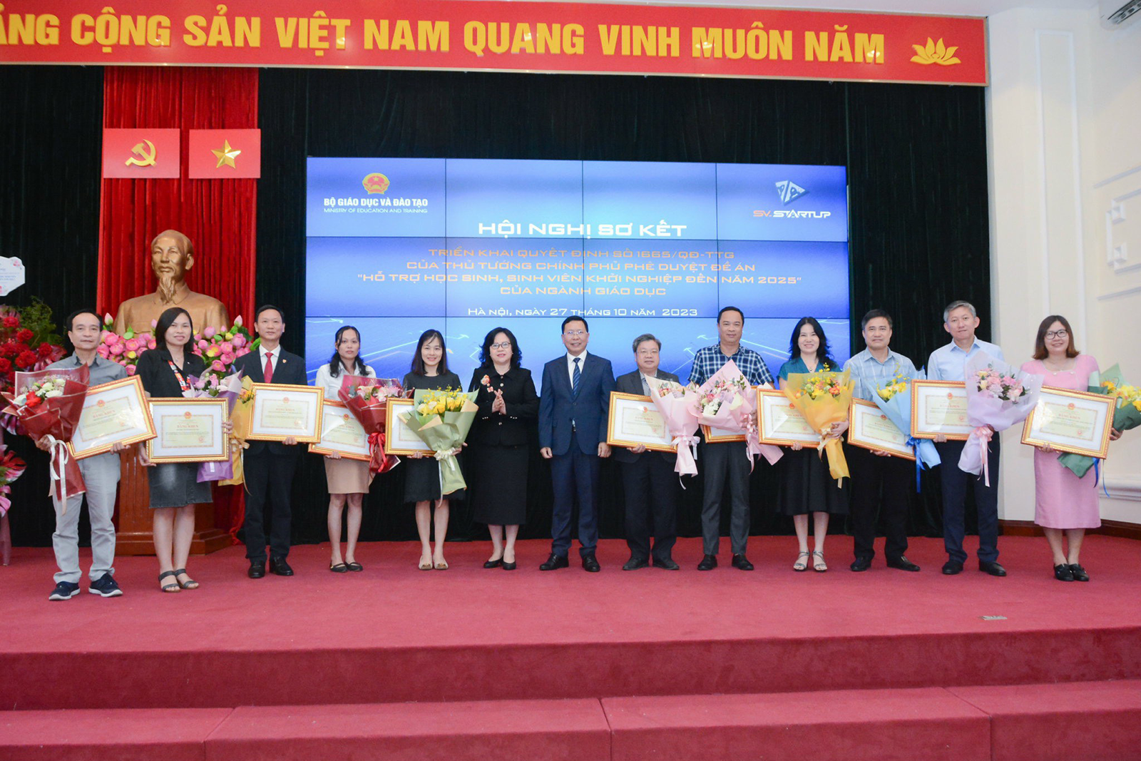 Trường Đại học Công Thương TP.HCM vinh dự nhận Bằng khen của Bộ trưởng Bộ GD&ĐT về Đề án “Hỗ trợ học sinh, sinh viên khởi nghiệp năm 2025”